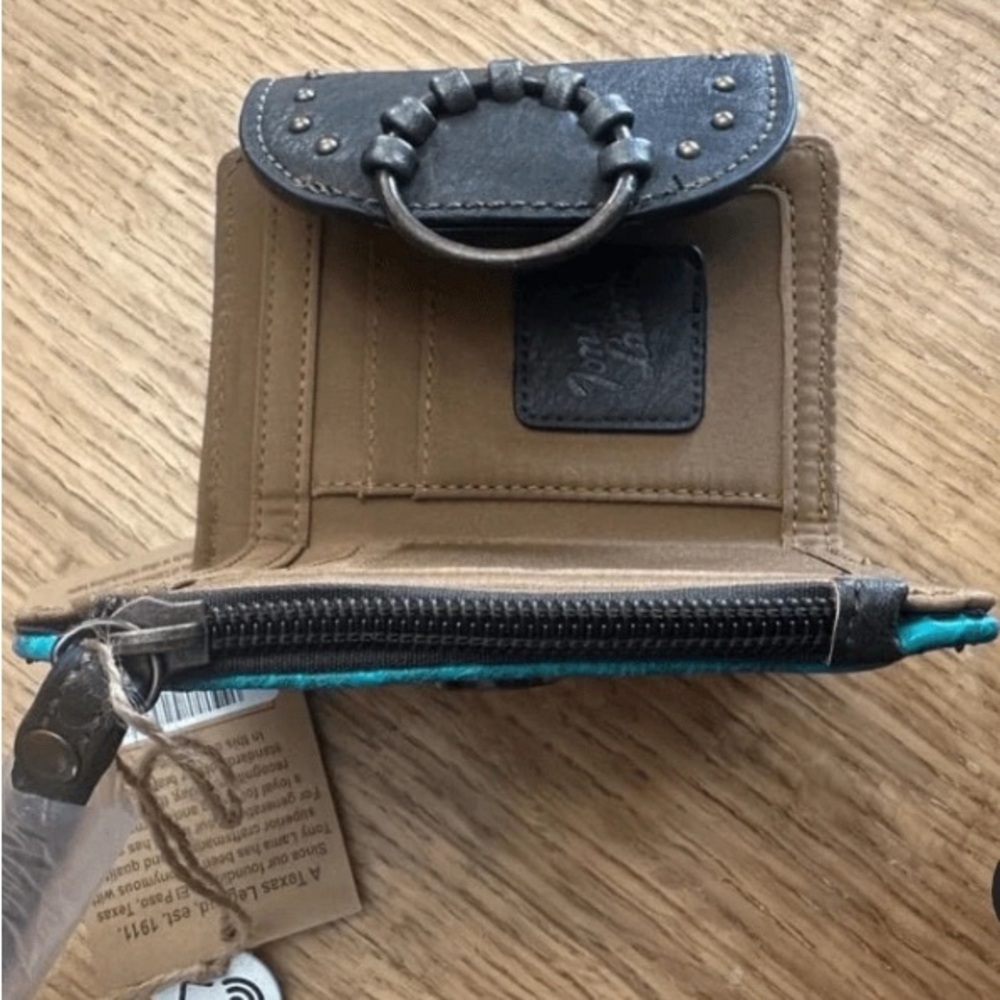 NWT Tony Lama Tooled Turquoise Leather Wristlet Wallet - Picture 2 of 5